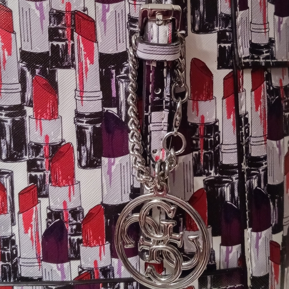 GUESS Delaney Tote In Hard-To-Find Lipstick Print *Excellent Condition* - Picture 4 of 7